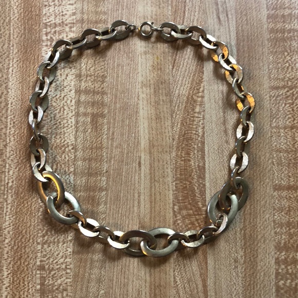 Vintage Short Gold Chain Necklace - Picture 5 of 7